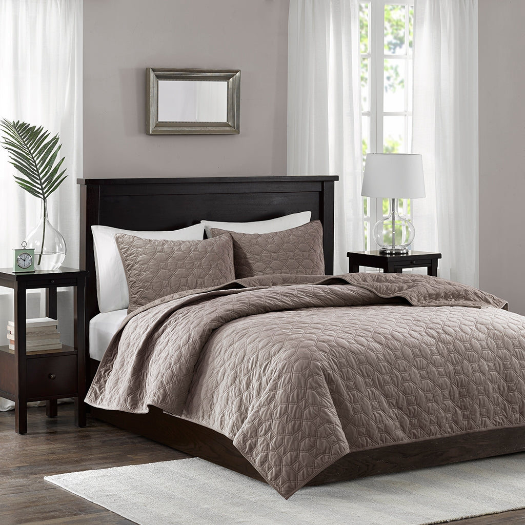 Velvet 3-Piece Quilt Set, Taupe