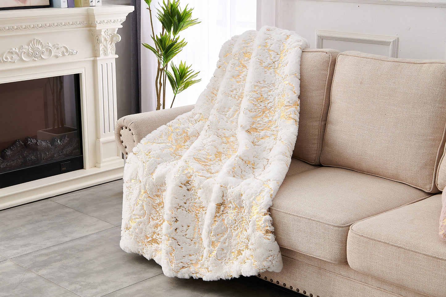 Luxury Chinchilla Faux Fur White & Gold Throw Blanket 50"x60