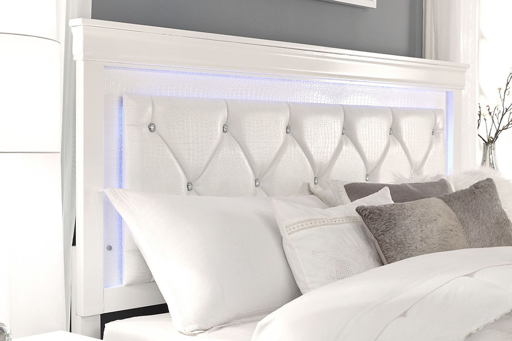 White 5 PC Bedroom Set, LED Touch Lights on Headboard, Upholstered Crocodile PU Headboard with Chrystals
Front French Dovetail
Back Nail Center Metal Glides, 
Chrystal Hardware
Crocodile Veneer Fronts
Metallic White Finish
*Box Spring Required*