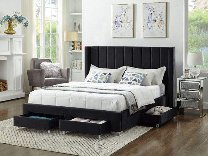 Black Dream Bed (Creme Velvet) in QUEEN/KING