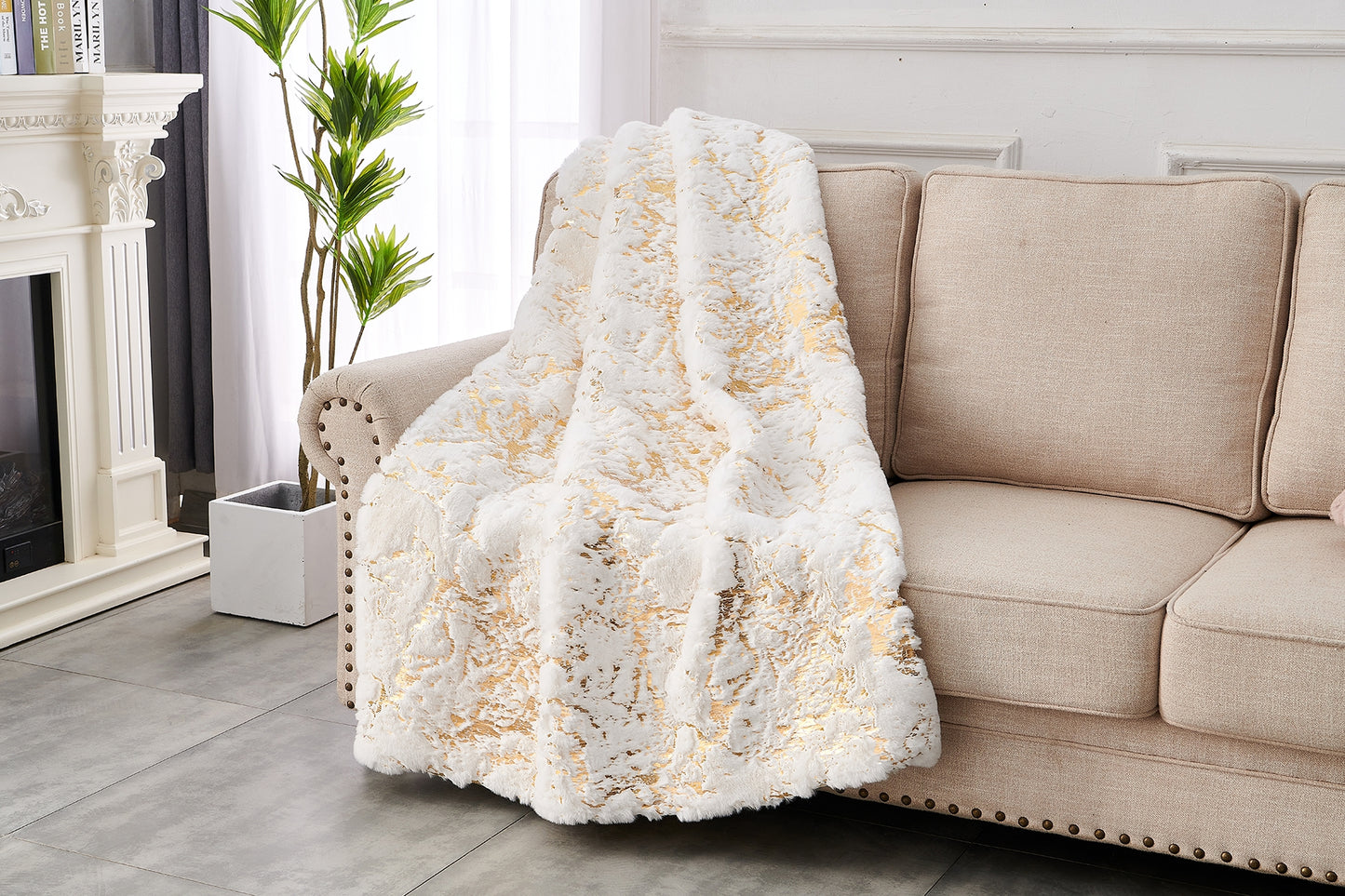 Luxury Chinchilla Faux Fur White & Gold Throw Blanket 50"x60