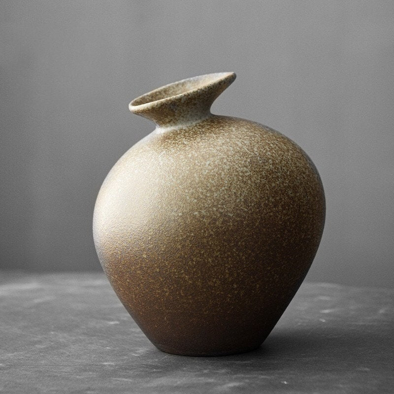 Gohobi Handmade Ikebana Vase, Japanese Vase